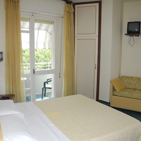 Hotel Nettuno Cattolica Exteriör bild
