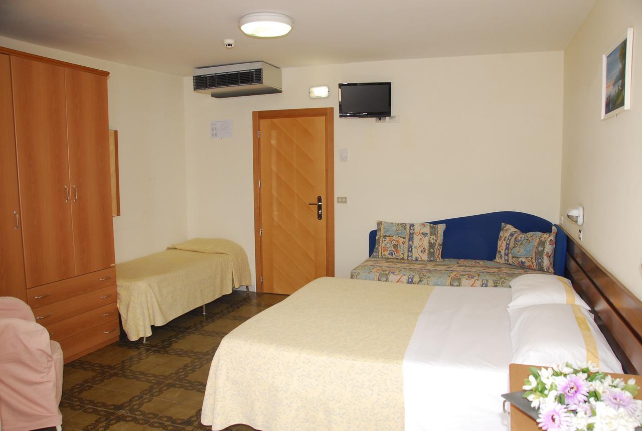 Hotel Nettuno Cattolica Exteriör bild