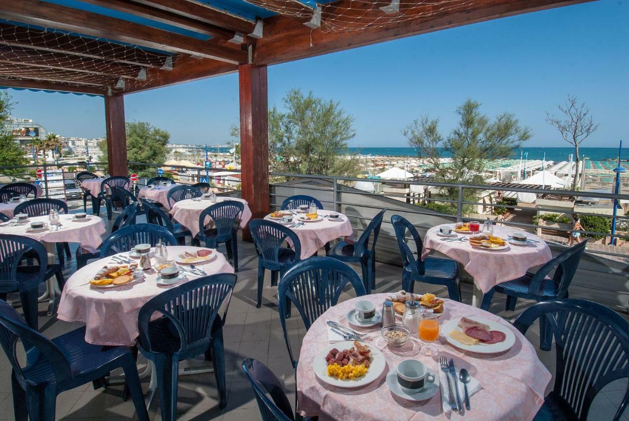 Hotel Nettuno Cattolica Exteriör bild