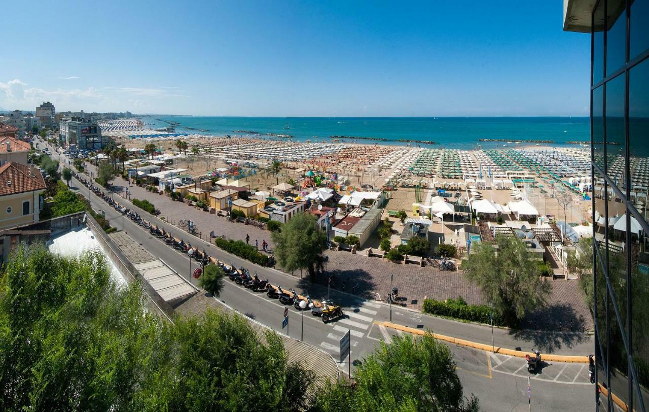 Hotel Nettuno Cattolica Exteriör bild